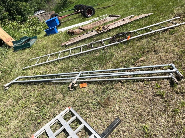 #3230-•-10'-metal-rails-image-2