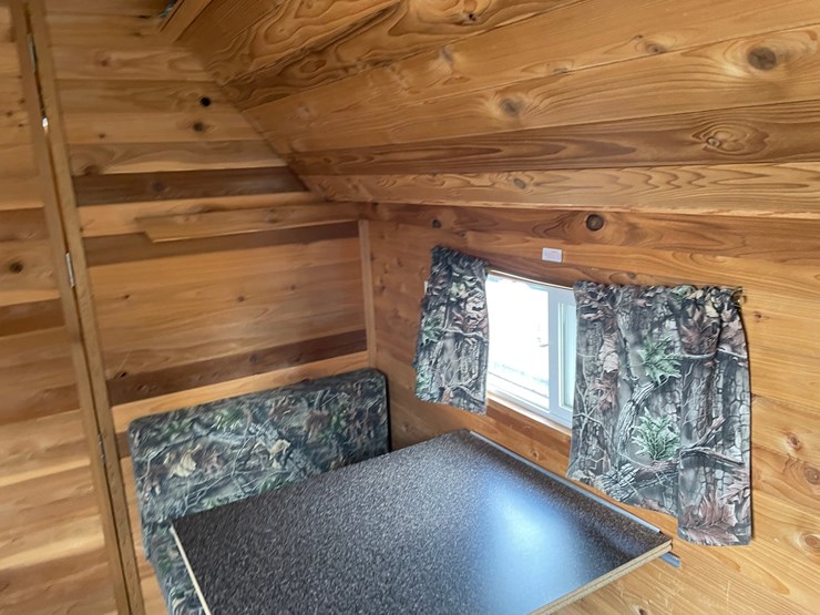 #5815-•-2012-ice-castle-ml-edition-ice-house/camper-(sells-with-paperwork-to-obtain-title)-image-23