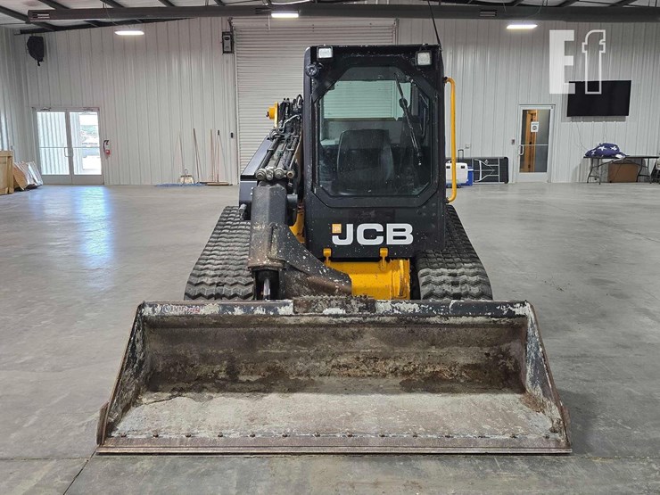 2021-jcb-3ts-8t-image-7