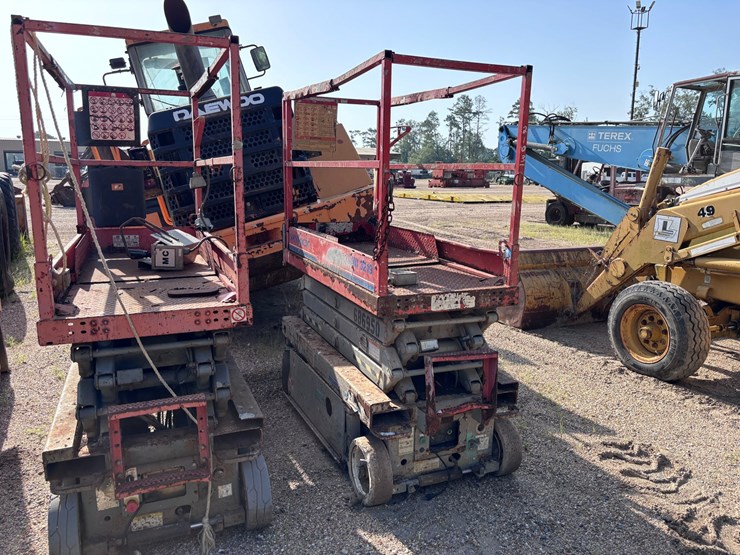 #39045-•-skyjack-sj1113219-scissor-lift-|-for-parts/repairs-image-2