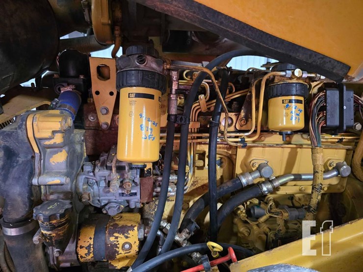 2004-caterpillar-cp-563e-image-25