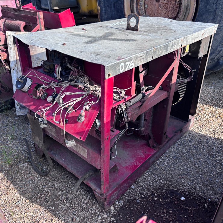 #39075 • LINCOLN ELECTRIC DC-600 WELDING MACHINE | FOR PARTS/REPAIRS