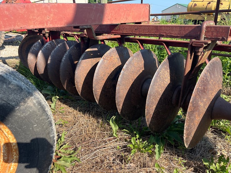 case-ih-370-image-9