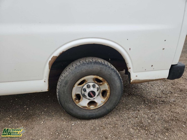 2004-gmc-2500-image-30