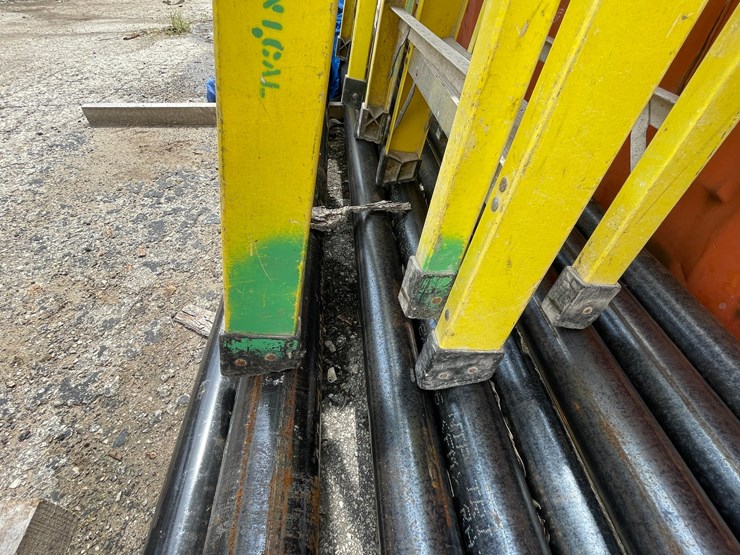 #1155-•-(2)-fiberglass-step-ladders-image-6