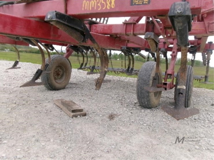 case-ih-4300-image-5