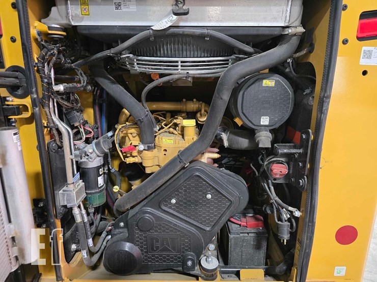 2025-caterpillar-255-image-24