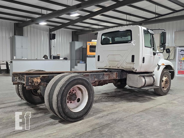 2008-international-durastar-4300-image-3