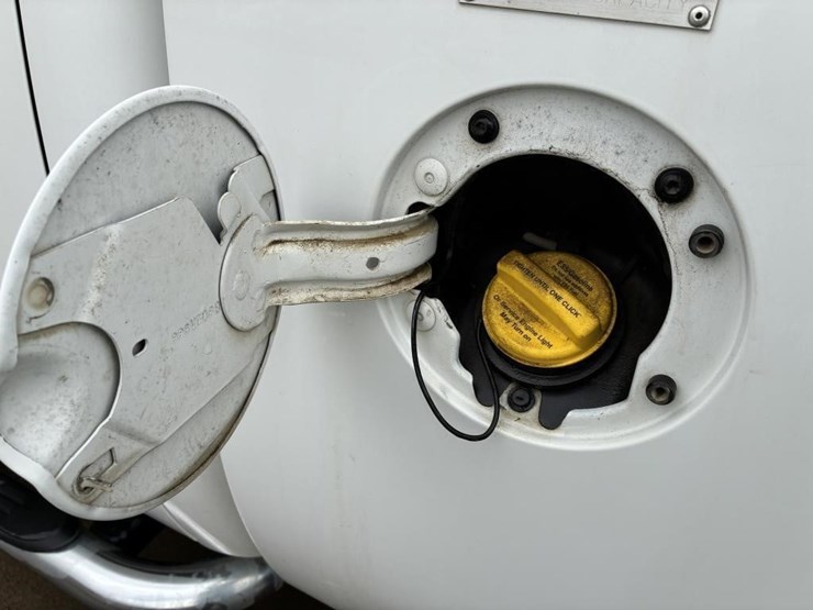 2012-gmc-sierra-2500-image-8