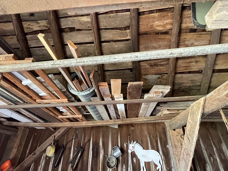 #2341-•-all-contents-in-rafters-image-9
