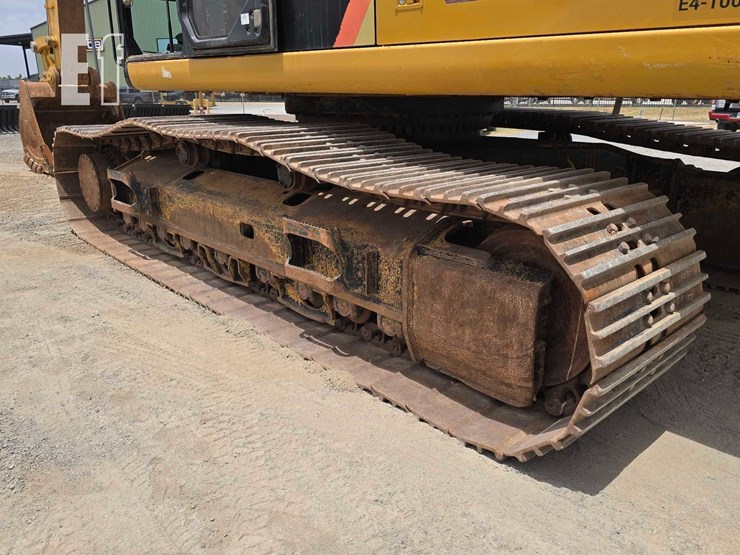2017-caterpillar-349fl-image-33