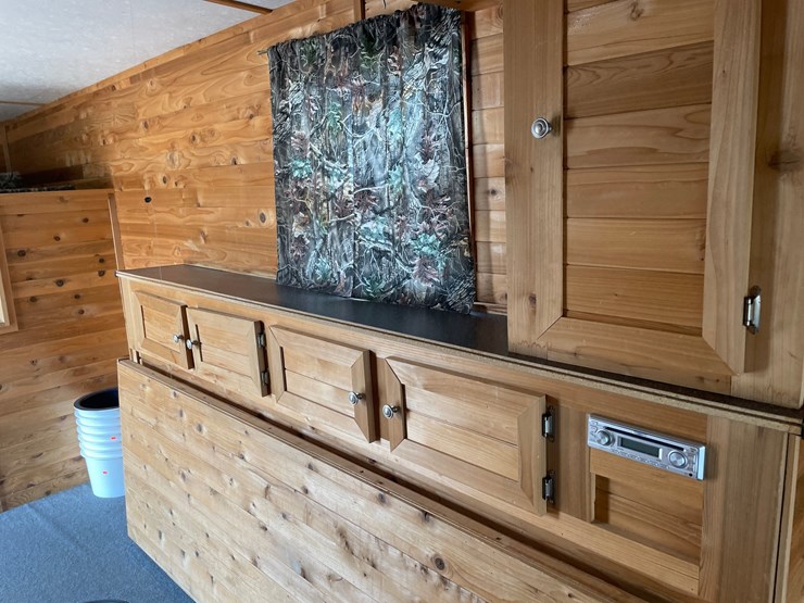 #5838-•-2013-ice-castle-ice-house-(sells-with-paperwork-to-obtain-title)-image-31
