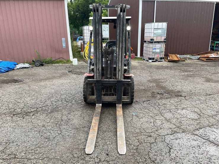#1101-•-2014-nissan-5200-lb.-lp-forklift-image-2
