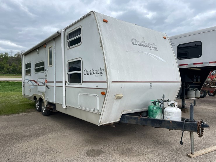 #1036-•-2003-keystone-bunkhouse-26'-camper-(has-wi-title)-image-3