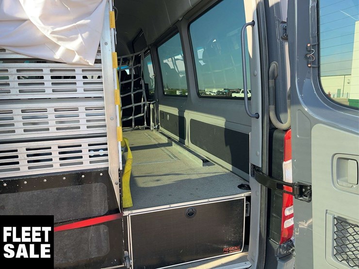 2011-mercedes-benz-sprinter-2500-image-22