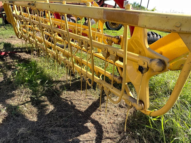 new-holland-256-image-9