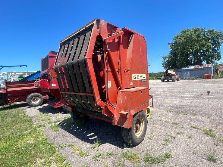 #1024-•-gehlbale-1500-baler-image-9