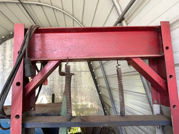 #3320-•-arbor-press-stand-image-9