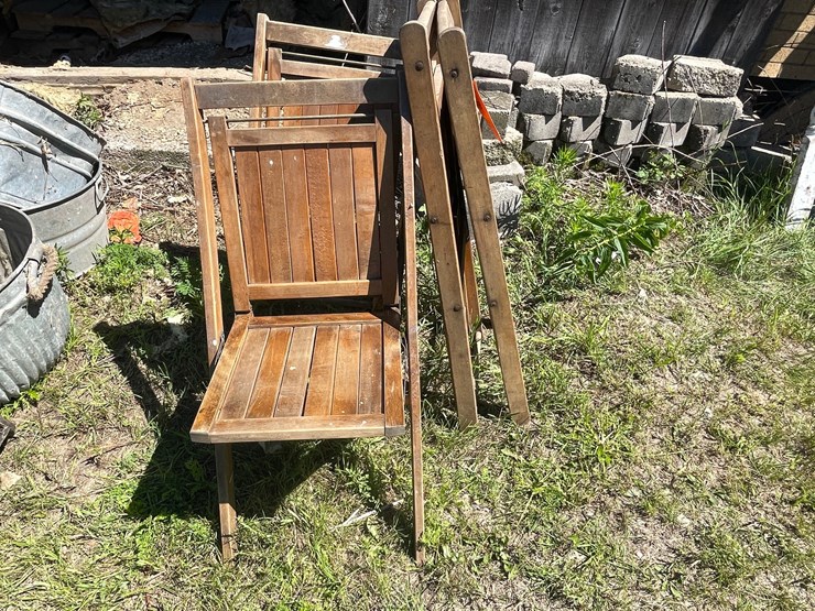 #3238-•-vintage-wood-folding-chairs-image-2