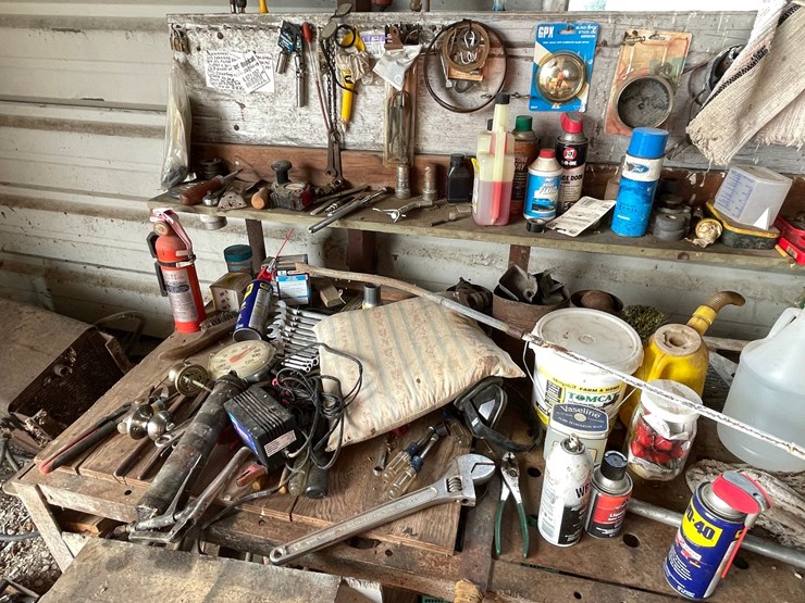 #2297-•-contents-of-workbench-image-3