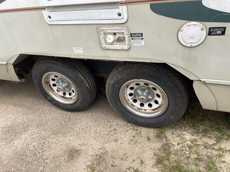 #1036-•-2003-keystone-bunkhouse-26'-camper-(has-wi-title)-image-36