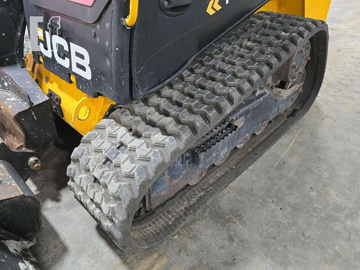 2021-jcb-3ts-8t-image-26