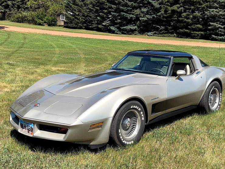 1982-chevrolet-corvette-image-1
