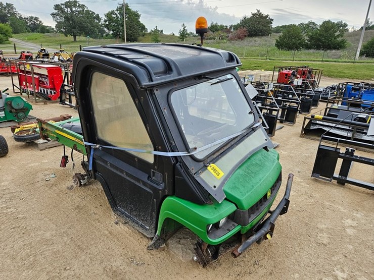 john-deere-gator-image-7
