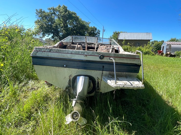 #3221-•-bayliner-capri-5.0l-boat-and-escort-trailer-(no-title)-image-6
