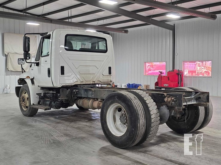 2008-international-durastar-4300-image-4