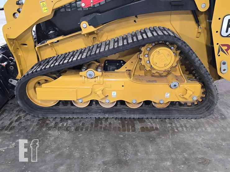 2025-caterpillar-255-image-25