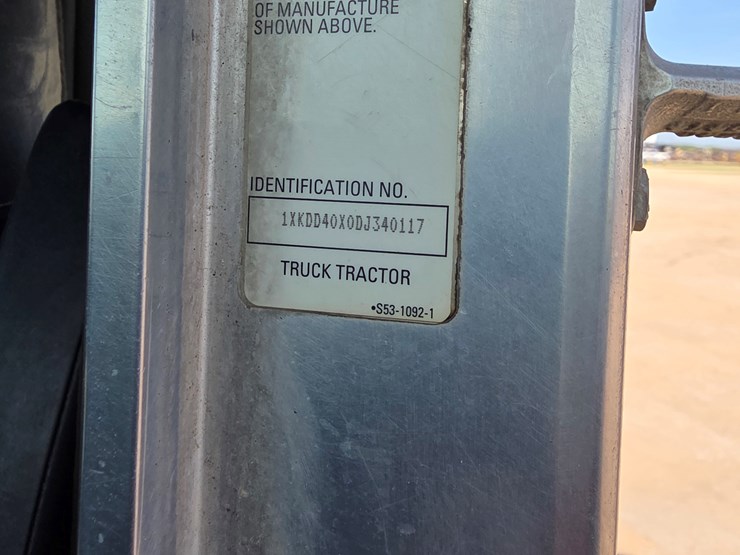2013-kenworth-t800-image-18