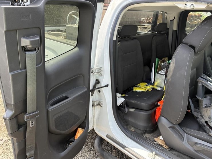 2018-gmc-canyon-image-19