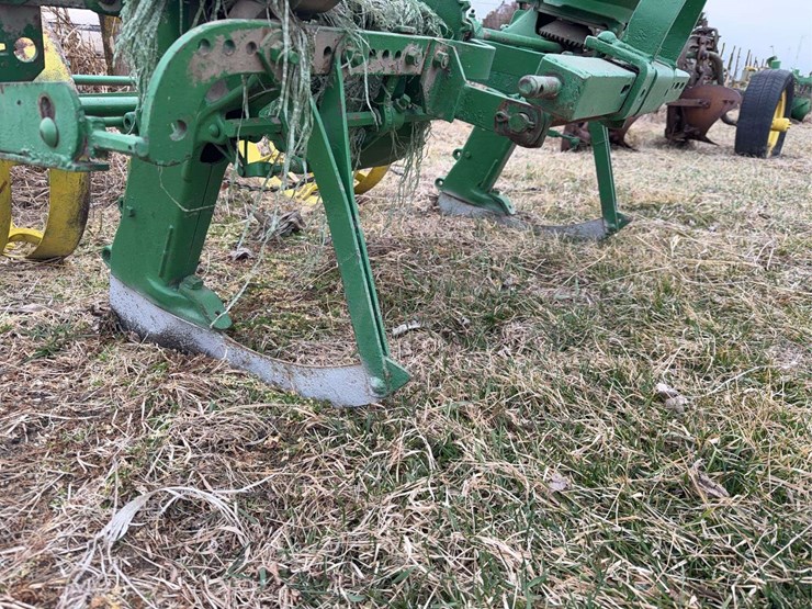 john-deere-two-row-planter-image-16