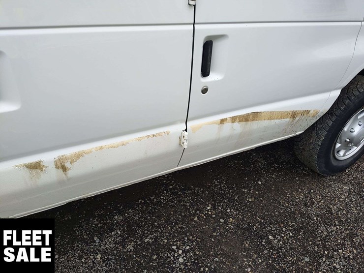 2014-ford-cargo-image-39