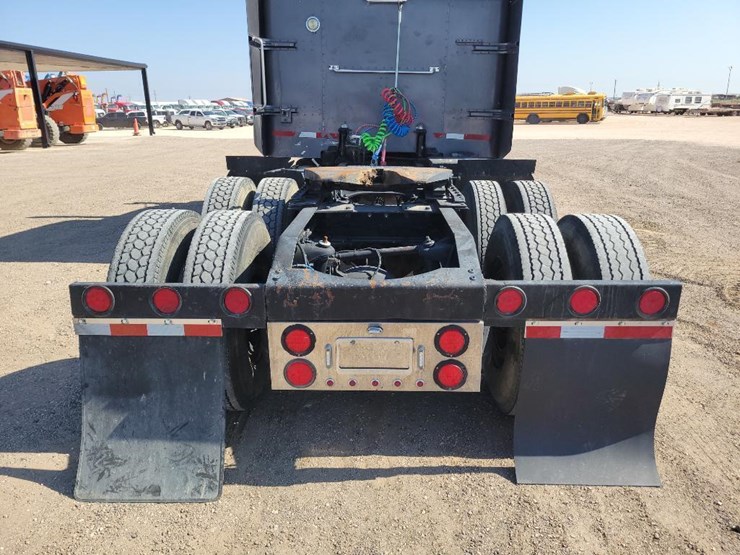 2006-peterbilt-379-image-16