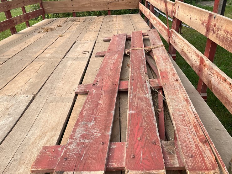 #2268-•-16'-hay-wagon-image-12
