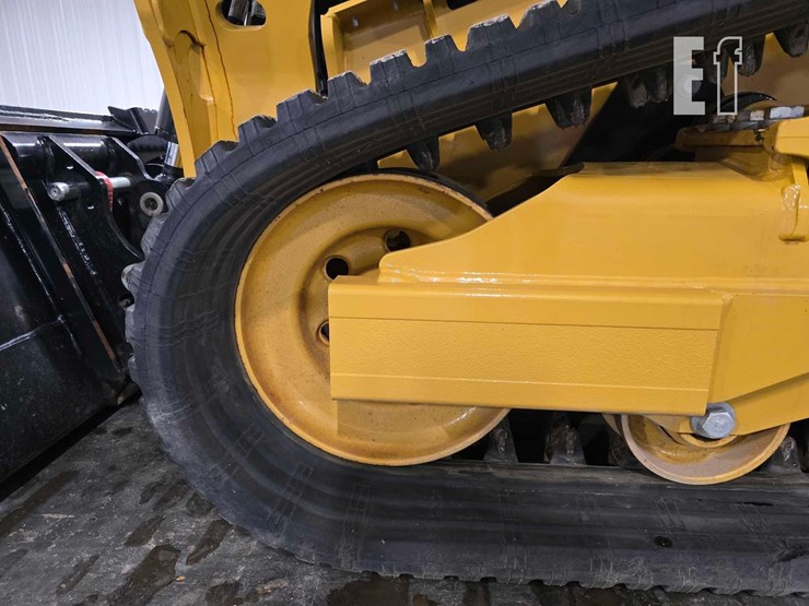 2025-caterpillar-255-image-26