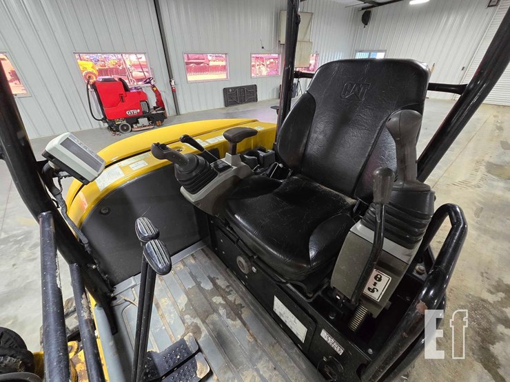 2019-caterpillar-303.5e2-cr-image-17