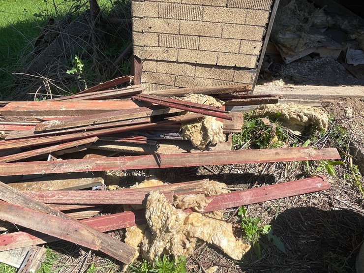 #3228-•-contents-of-shed-image-16