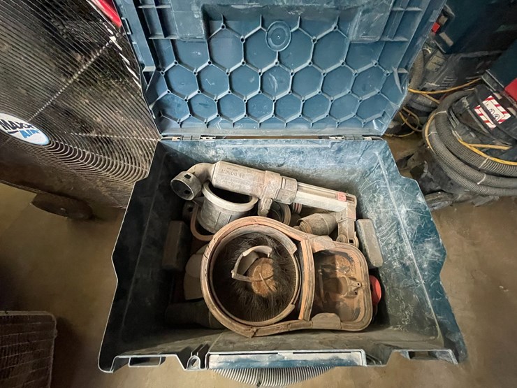 #4012-•-bosch-vac0908-dust-extractor-image-6