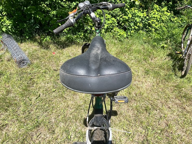 #3301-•-john-deere-aluminum-adventure-ats-bike-image-15