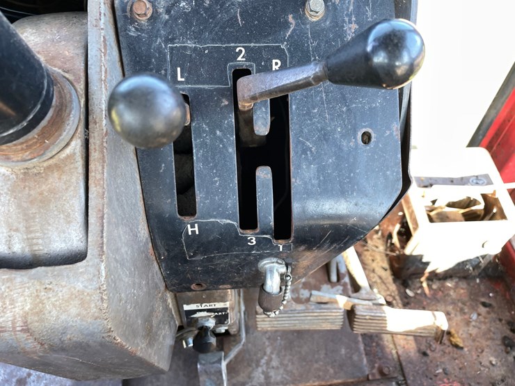 massey-ferguson-1085-image-44