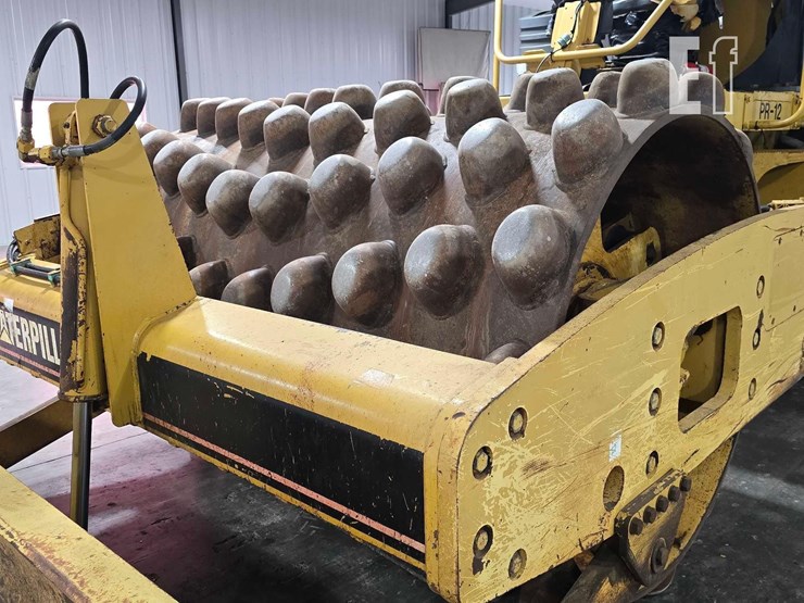 2004-caterpillar-cp-563e-image-20