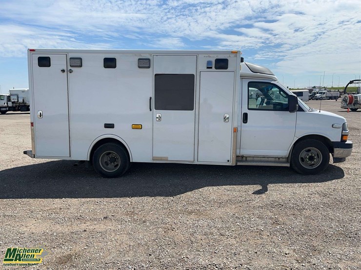 2017-chevrolet-express-s/a-ambulance-image-7