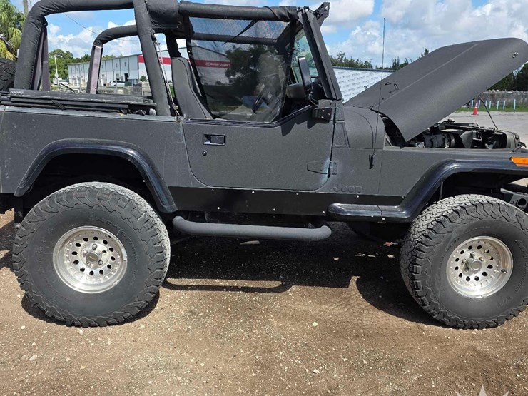 1995-jeep-wrangler-image-49