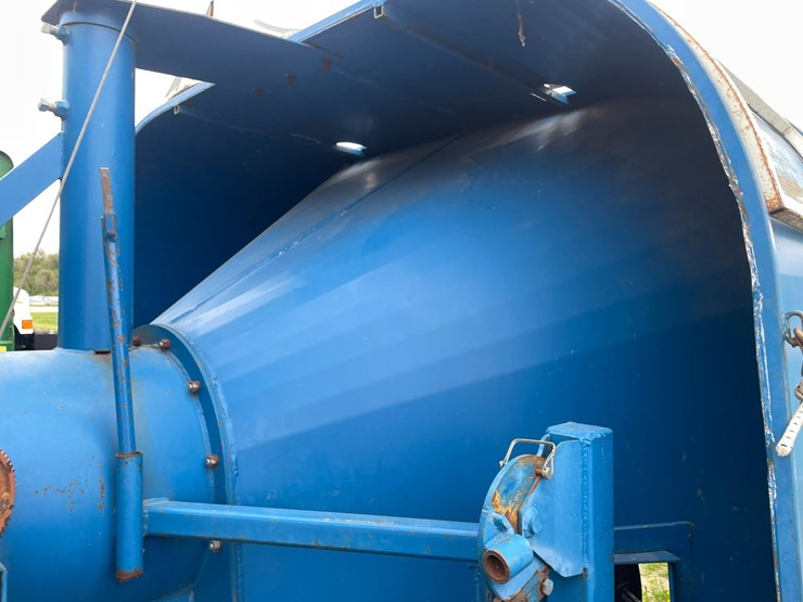 #1005-•-2008-9'-roto-press-bagger-image-23