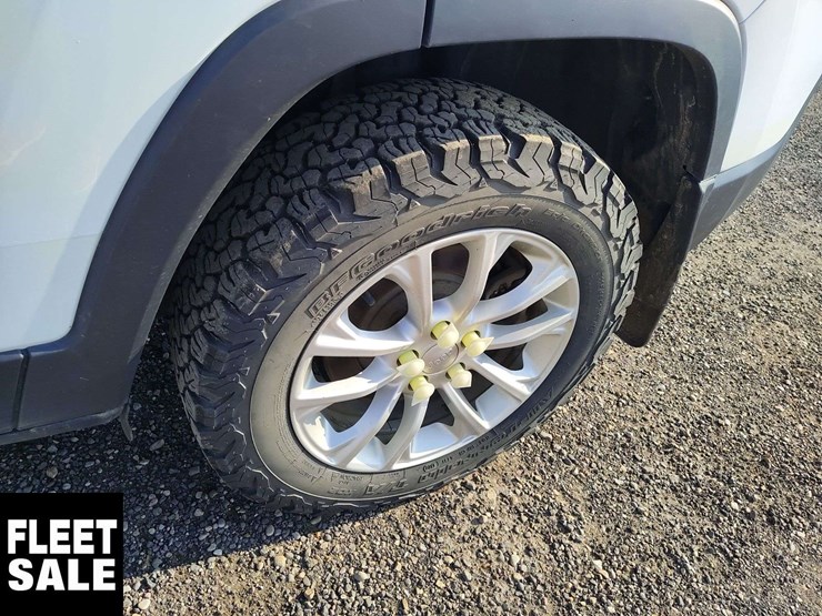 2019-jeep-cherokee-image-11