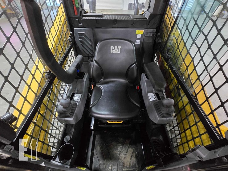 2025-caterpillar-255-image-14