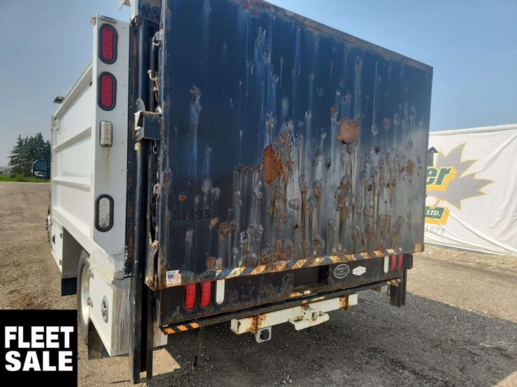 2021-ford-f550-image-34